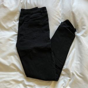 Black ripped skinny jeans